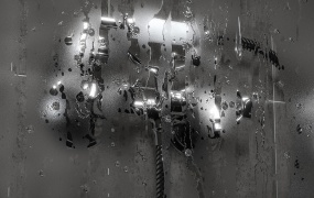沾满水珠的玻璃C4D材质(vray)